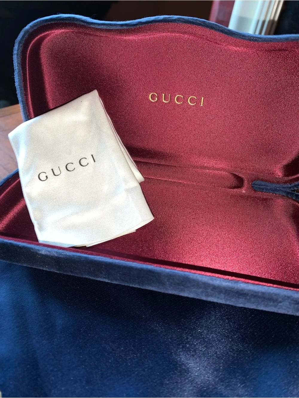 Gucci glasses case, velvet blue with cloth and dust bag